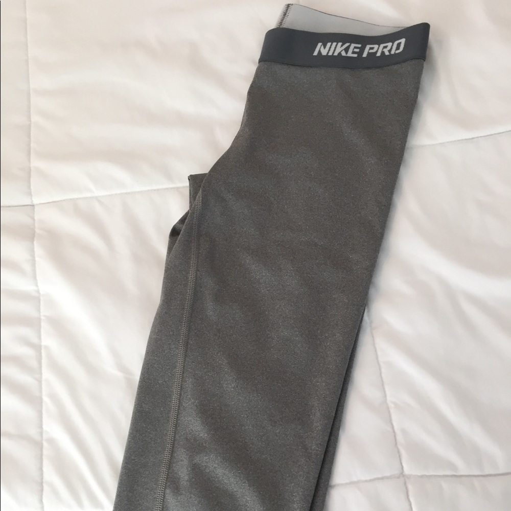 NIKE PRO GRAY
